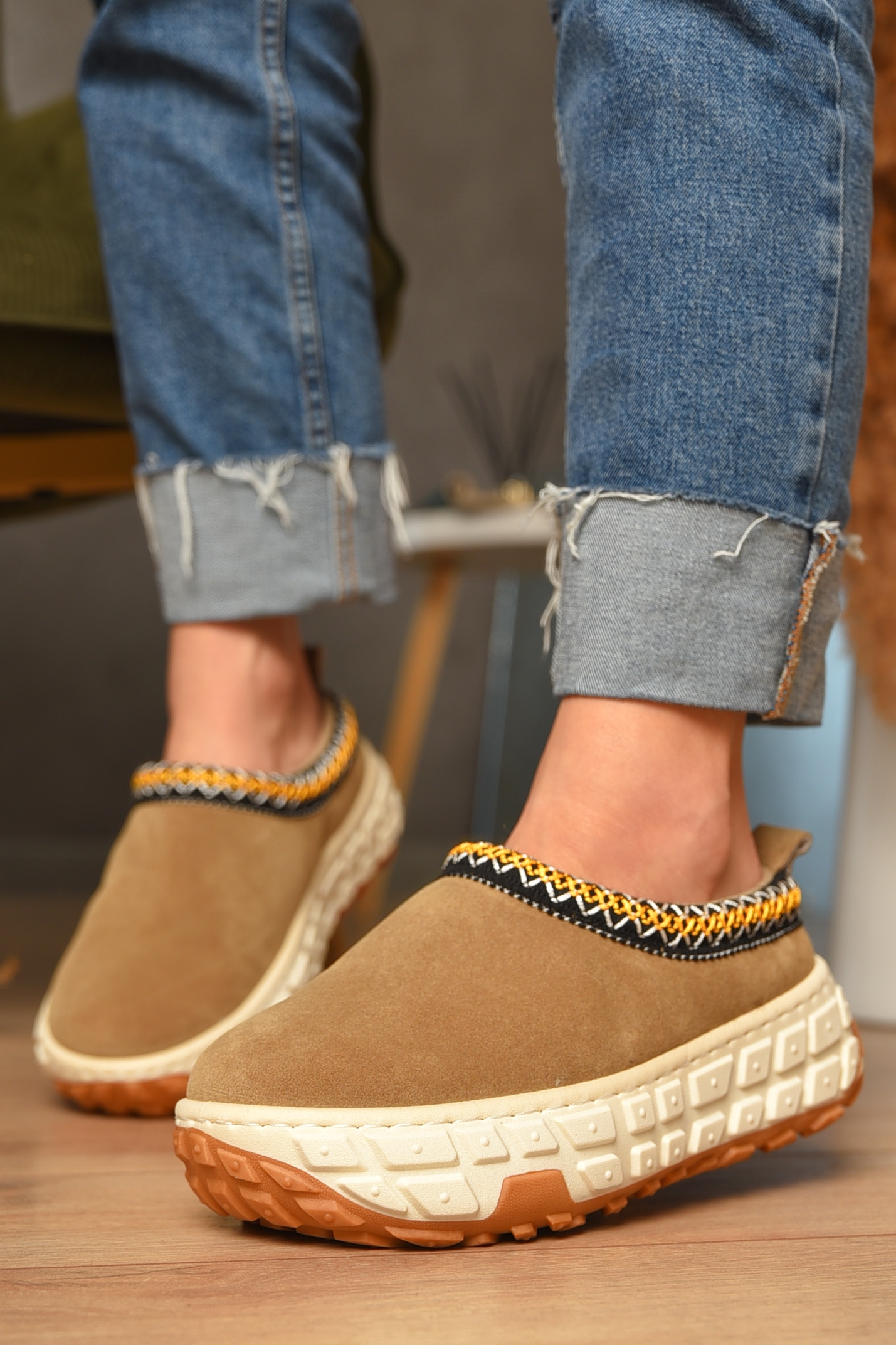 Фото товару Уггі жіночі на хутрі бежего кольору №2