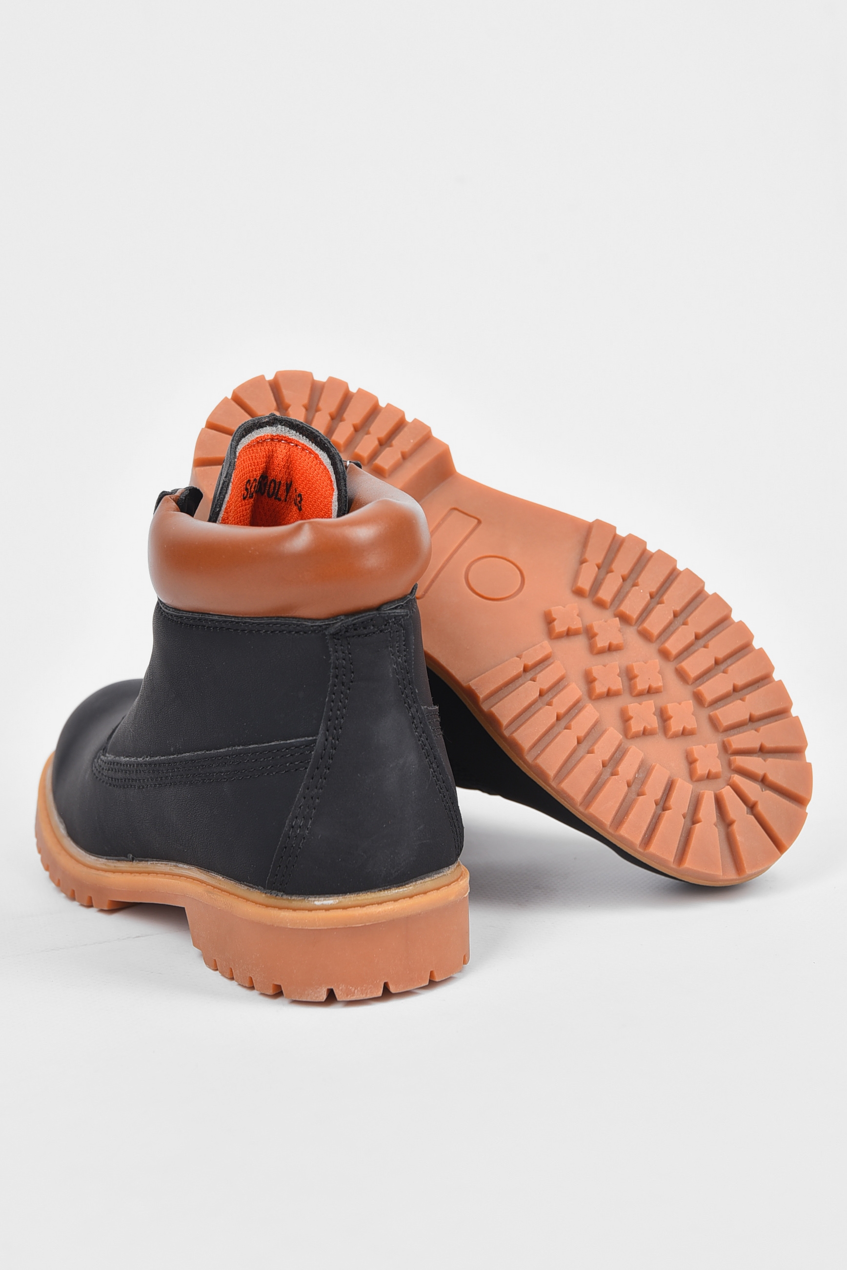 Фото товару Черевики дитячі  чорного кольору на шнурівці №1