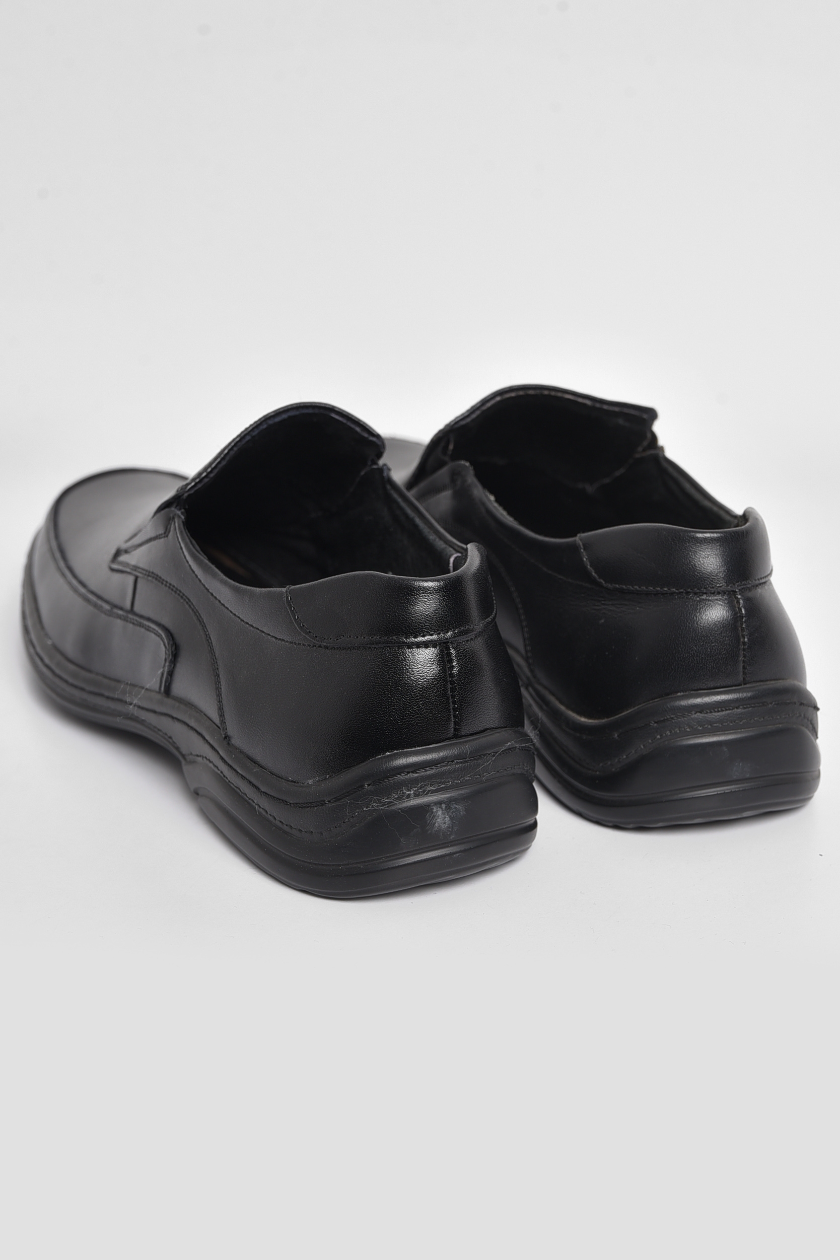 Фото товару Туфлі підліток для хлопчика чорного кольору №3