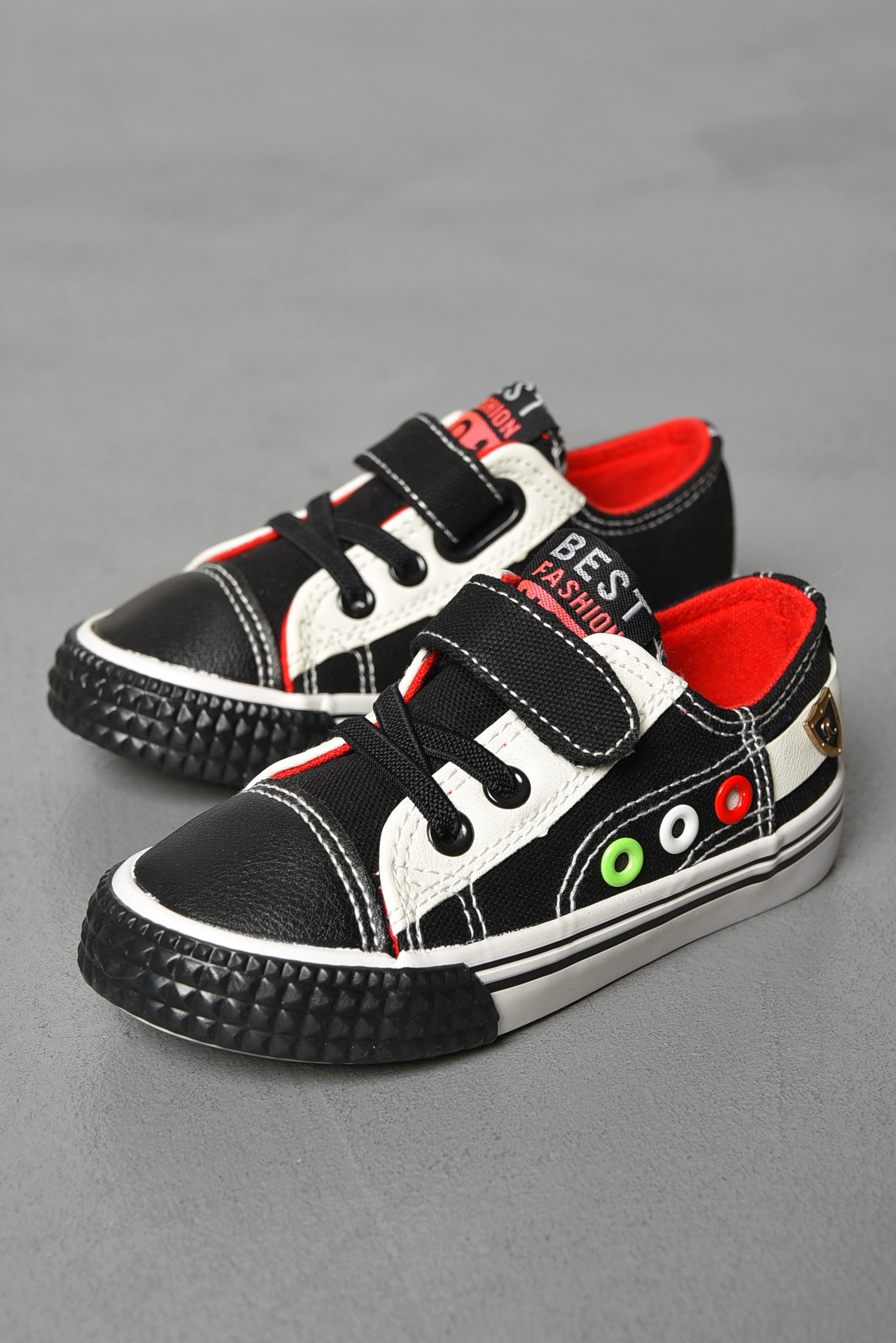 Фото товару Кеди дитячі чорного кольору текстиль №1