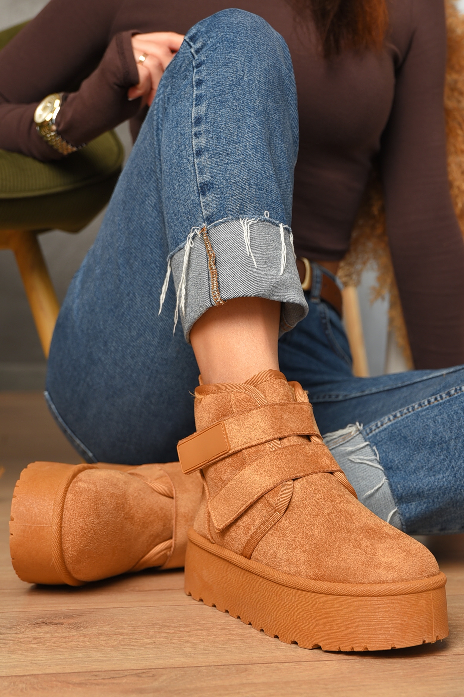 Фото товару Уггі жіночі на хутрі пісочного кольору №3