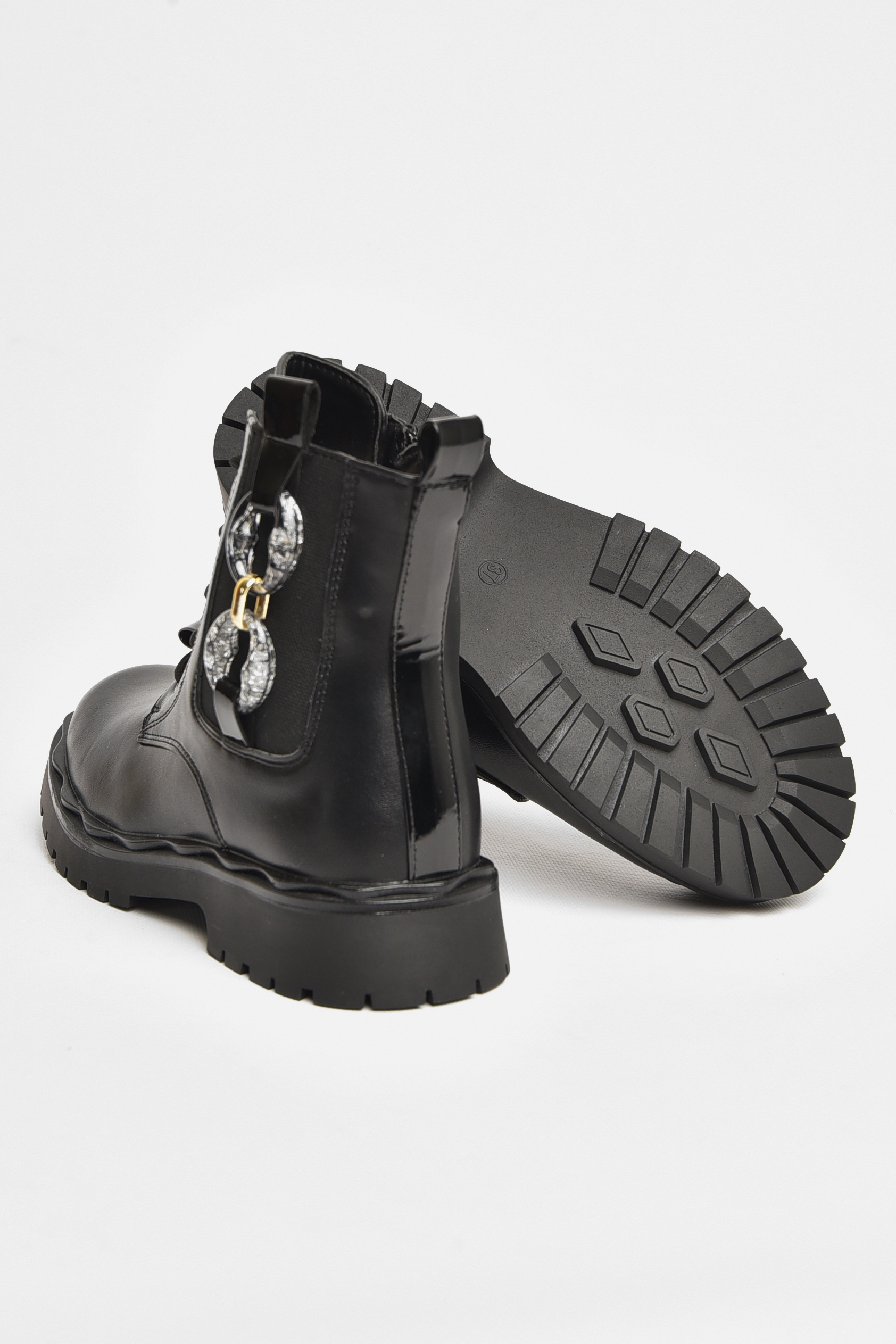 Фото товару Черевики дитячі для дівчинки чорного кольору зимові №3