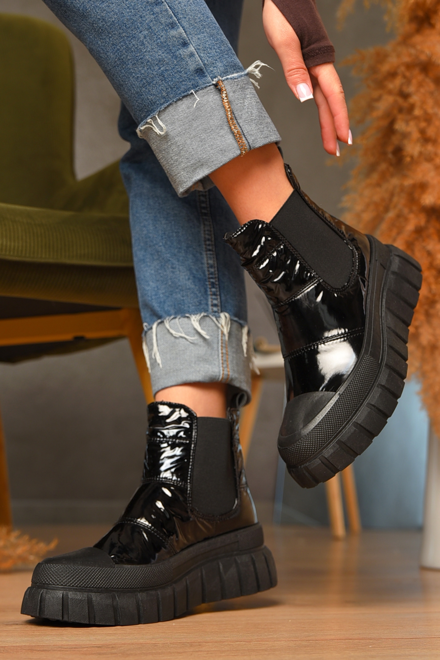 Фото товару Черевики жіночі демісезонні чорного кольору №1