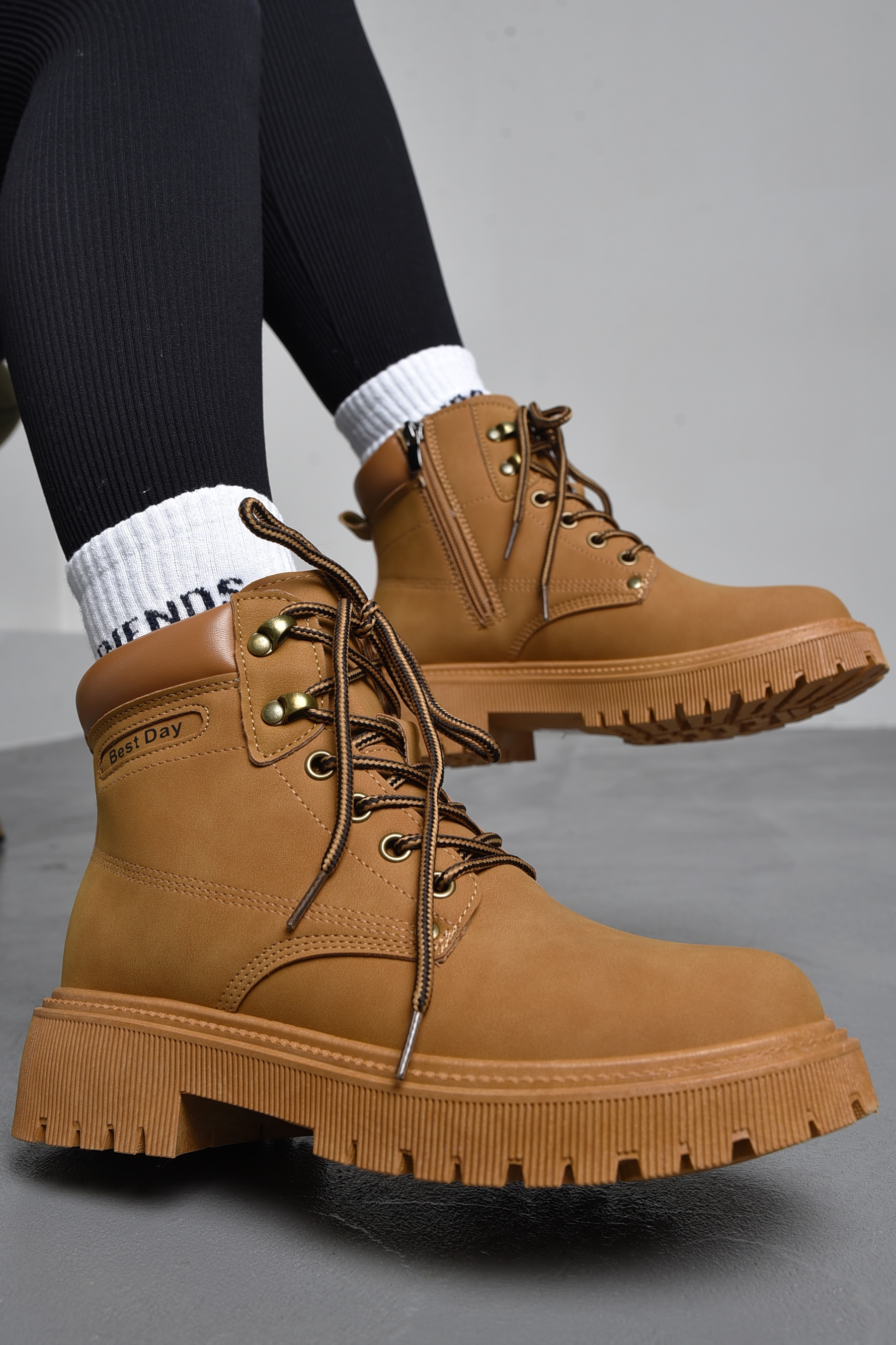 Фото товару Черевики жіночі демісезонні світло-коричневого кольору №2