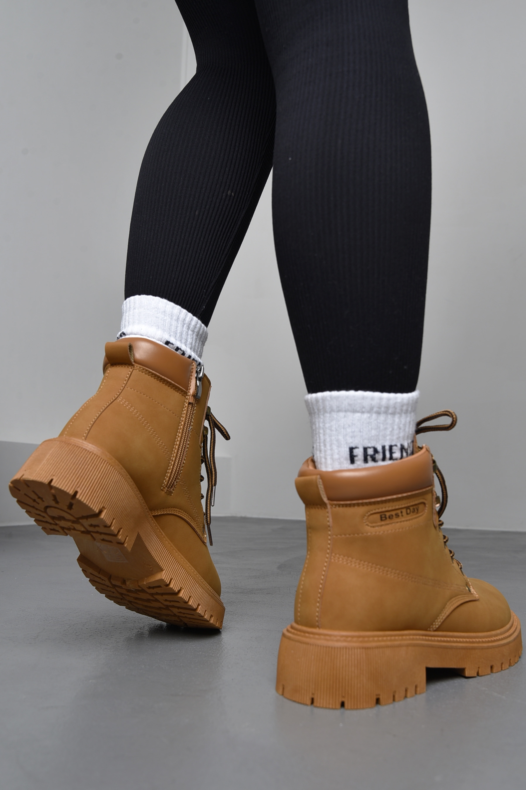 Фото товару Черевики жіночі демісезонні світло-коричневого кольору №6