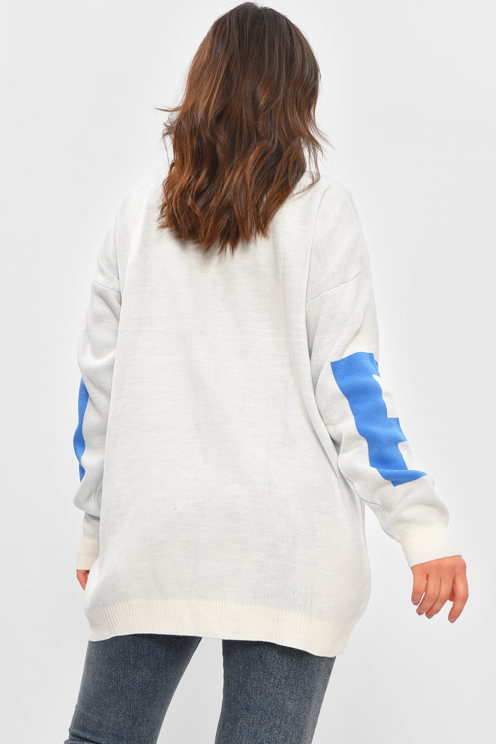 Фото товару Светр жіночий білого кольору з принтом №32