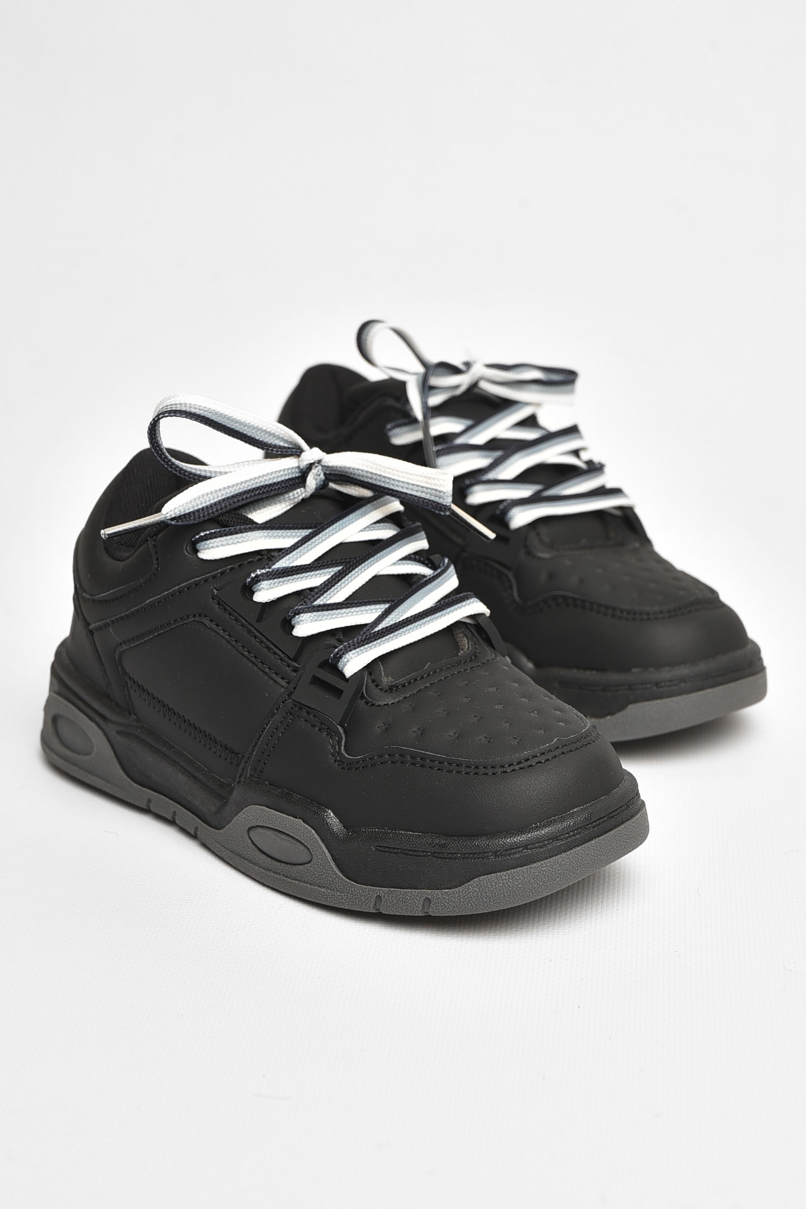 Фото товару Кросівки дитячі для хлопчика чорного кольору №1