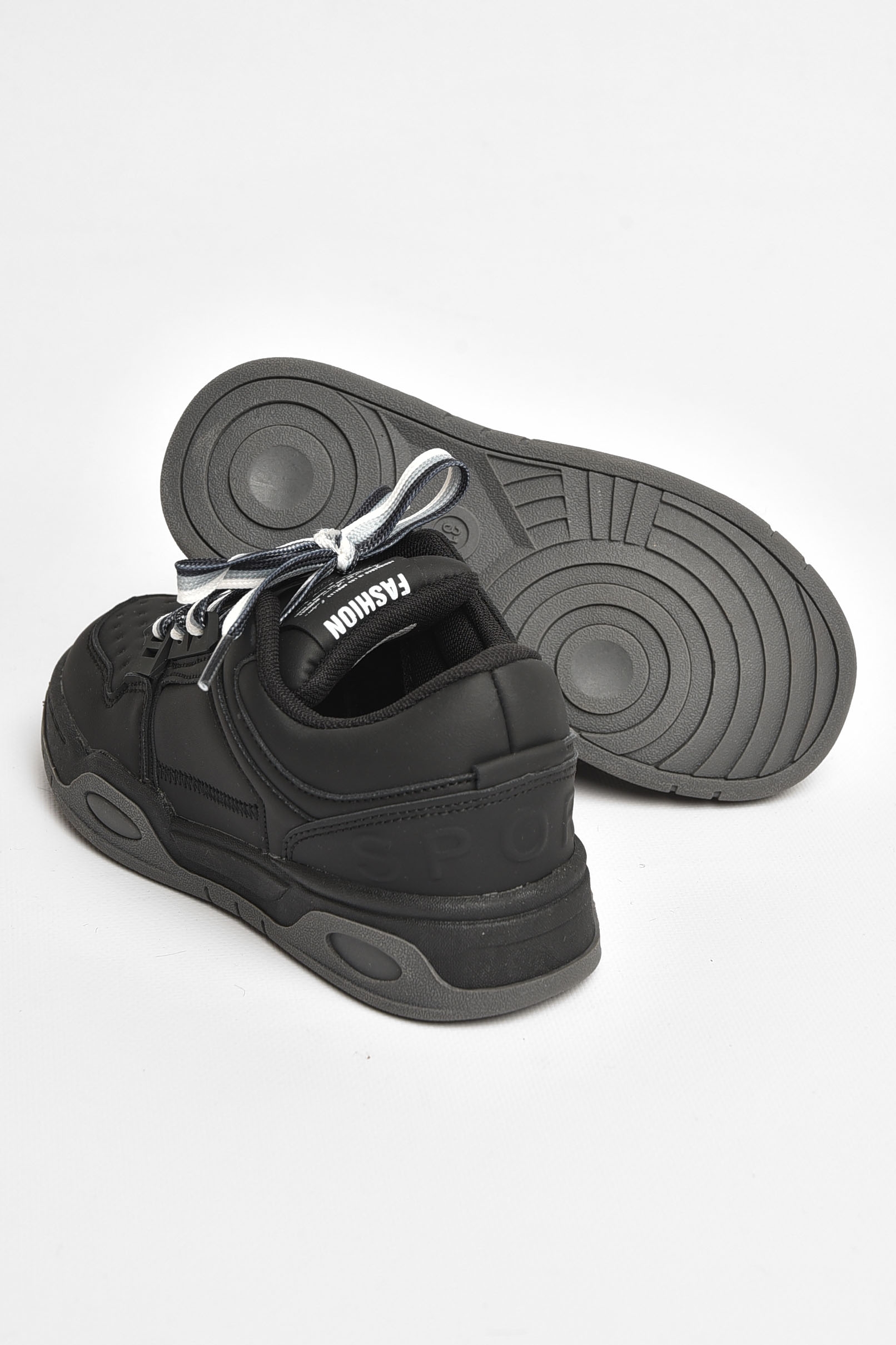 Фото товару Кросівки дитячі для хлопчика чорного кольору №3