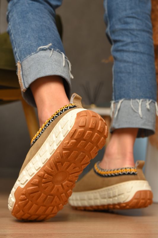 Фото товару Уггі жіночі на хутрі бежего кольору №1 thumbnail