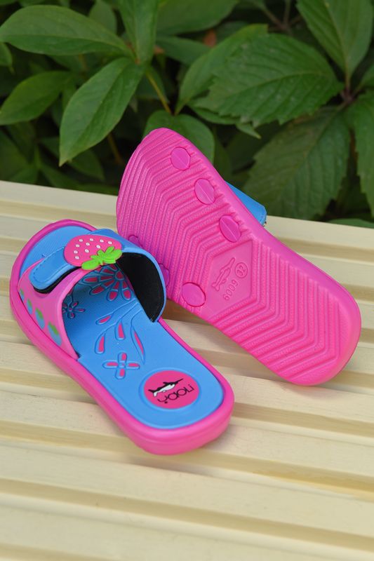 Фото товару Шльопанці дитячі для дівчинки рожевого кольоу з полуницею