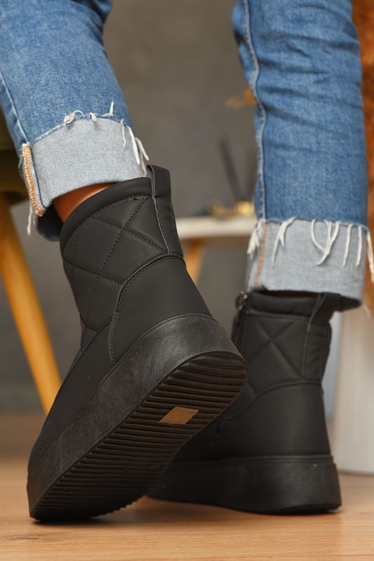 Фото товару Уггі жіночі на хутрі бежевого кольору №1 thumbnail