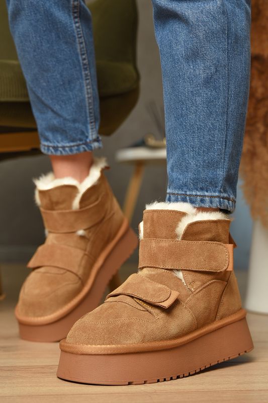 Фото товару Уггі жіночі на хутрі пісочного кольору №2 thumbnail