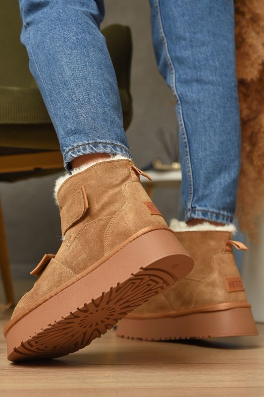 Фото товару Уггі жіночі на хутрі пісочного кольору №3 thumbnail