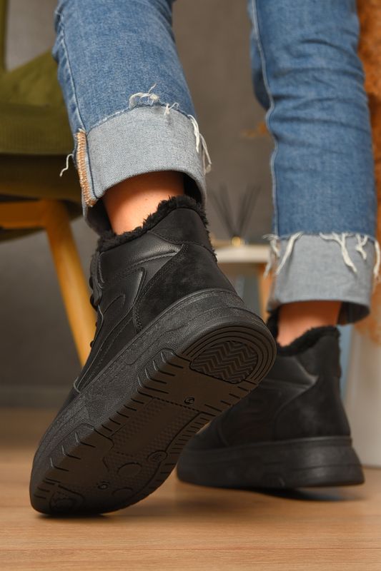 Фото товару Черевики жіночі зимові чорного кольору