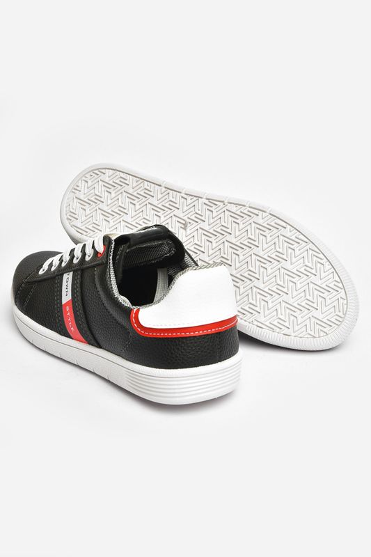 Фото товару Кросівки підліток для хлопчика чорного кольору