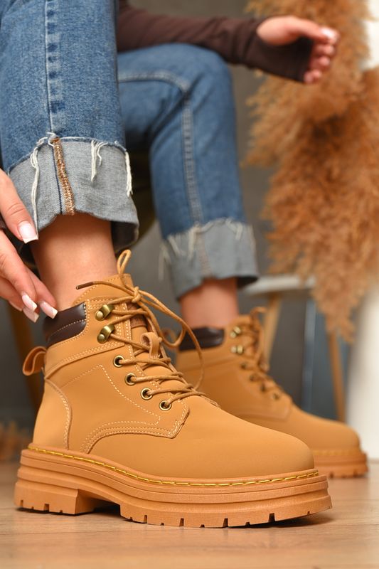 Фото товару Черевики жіночі демісезонні пісочного кольору №2 thumbnail