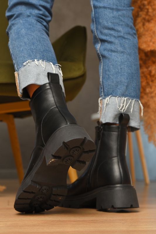 Фото товару Черевики жіночі зимні чорного кольору