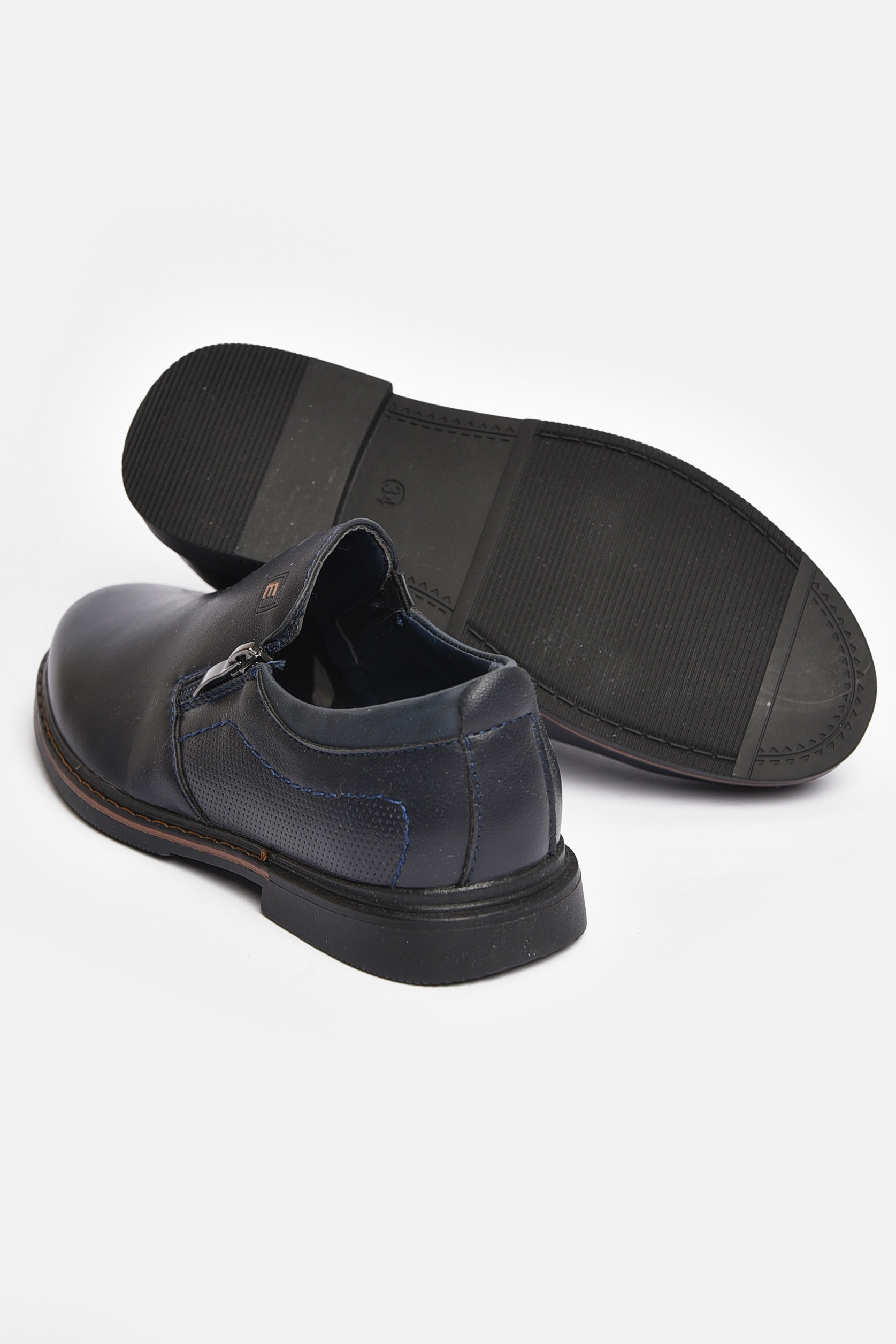 Фото товару Туфлі дитячі для хлопчика чорного кольору №1