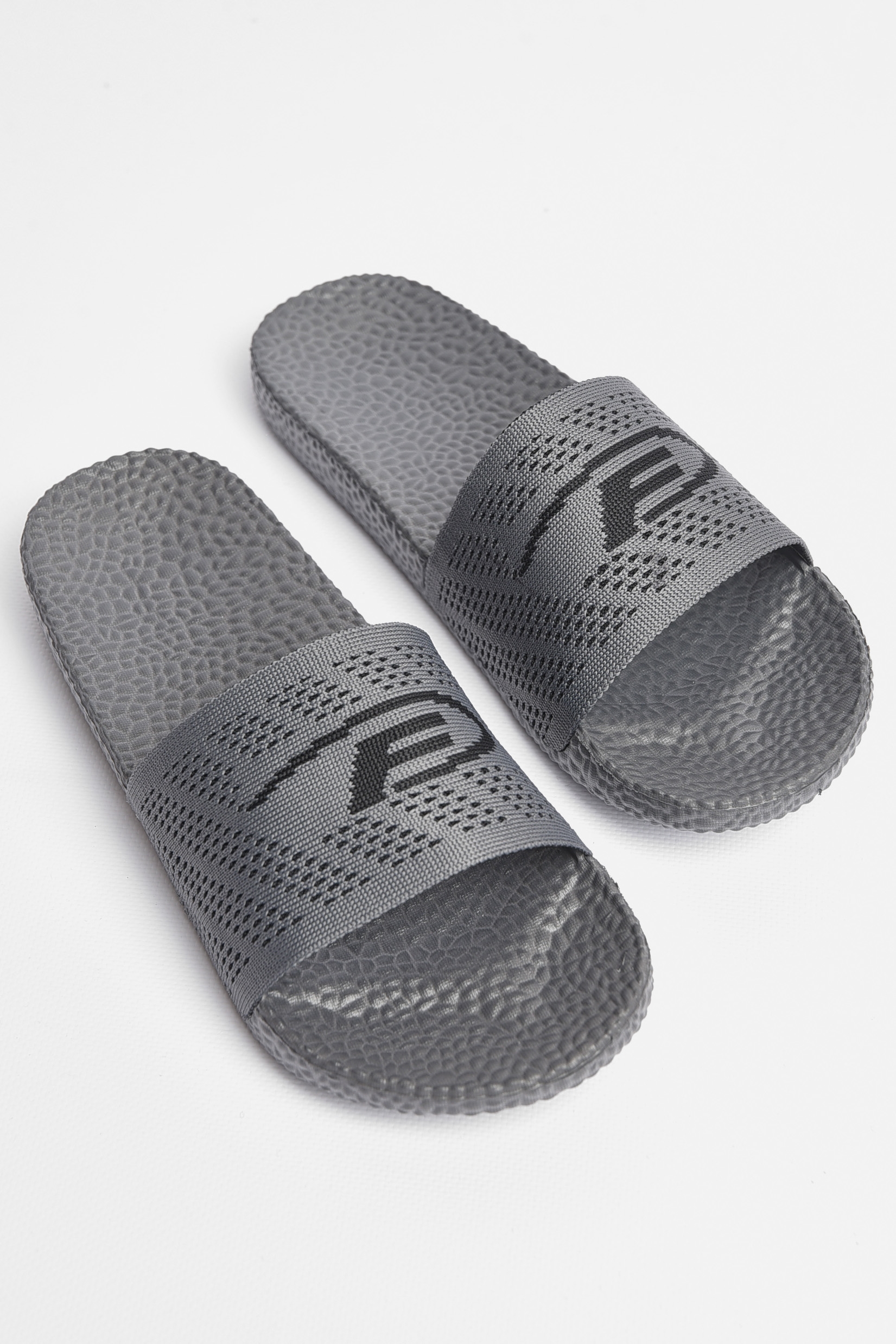 Фото товару Шльопанці підліткові для хлопчика сірого кольору №3